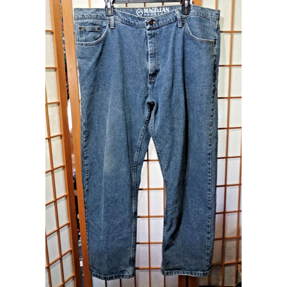 Magellan Outdoors Mens Jeans 42x30 Blue Denim 100% Cotton Straight Leg Workwear